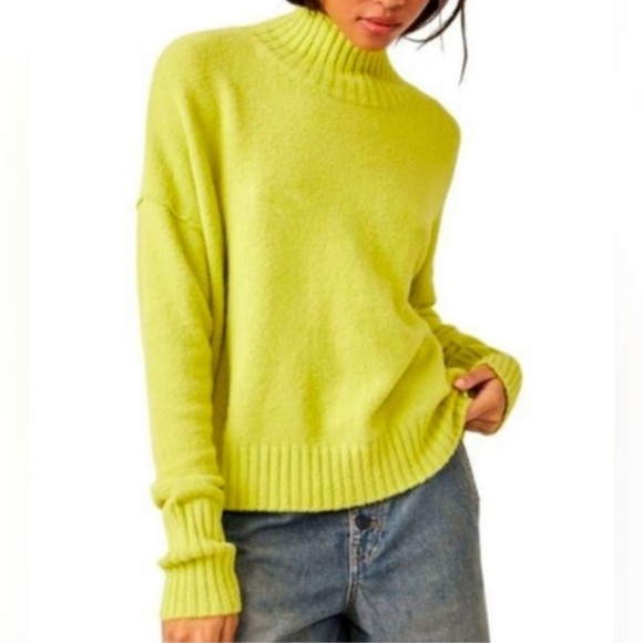 Free People Vancouver Mock Neck Chartreuse Sweater Size Large - Picture 1 of 9